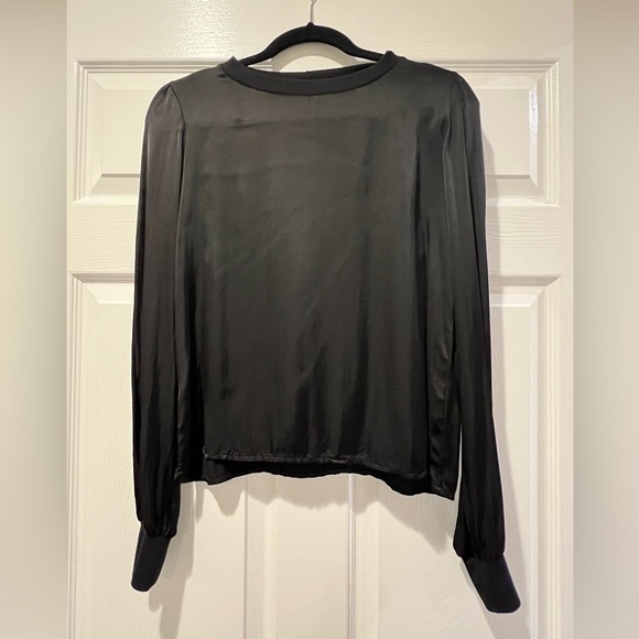 NWOT BLACK LONG SLEEVE TOP SIZE XS - Picture 1 of 6